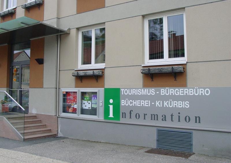 Eingangsbereich Bücherei Wies